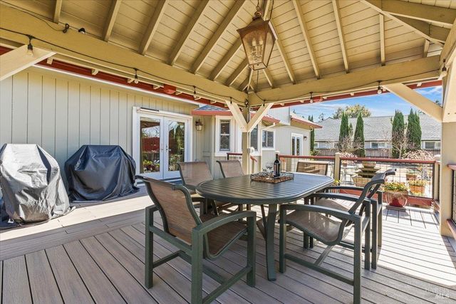 2573 Greenvale Ln, Santa Rosa, CA 95401