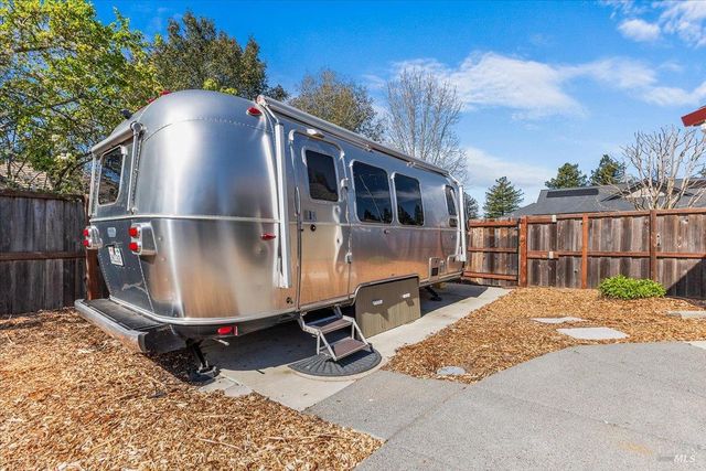 2573 Greenvale Ln, Santa Rosa, CA 95401