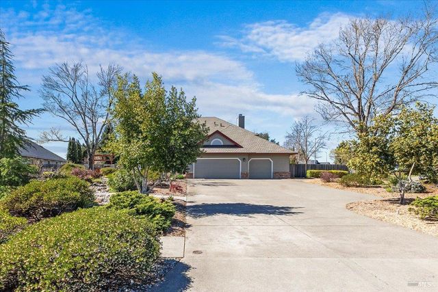 2573 Greenvale Ln, Santa Rosa, CA 95401