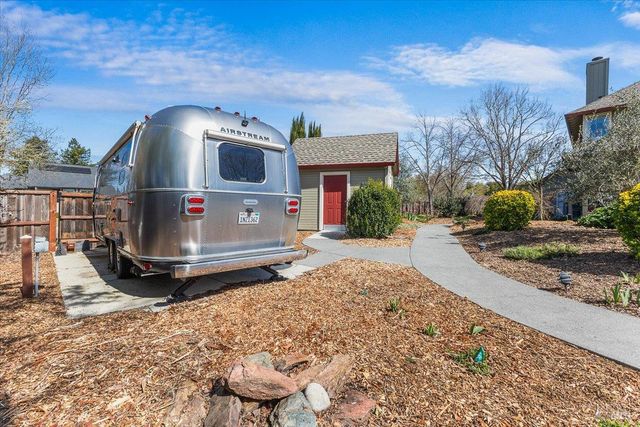 2573 Greenvale Ln, Santa Rosa, CA 95401