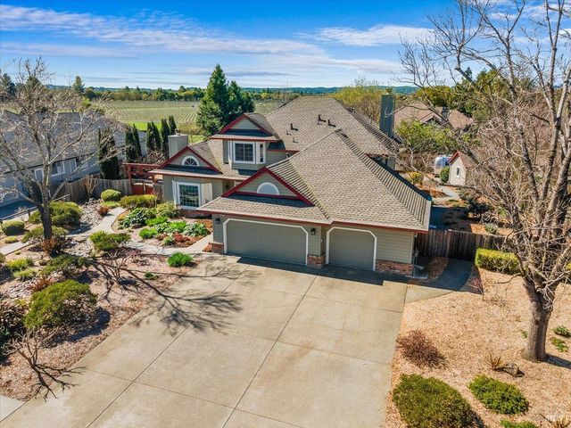 2573 Greenvale Ln, Santa Rosa, CA 95401