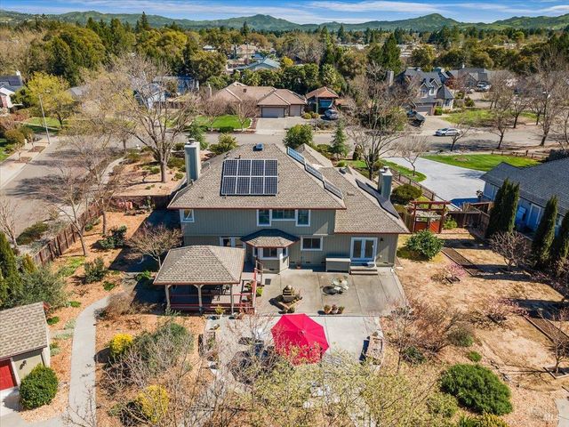 2573 Greenvale Ln, Santa Rosa, CA 95401