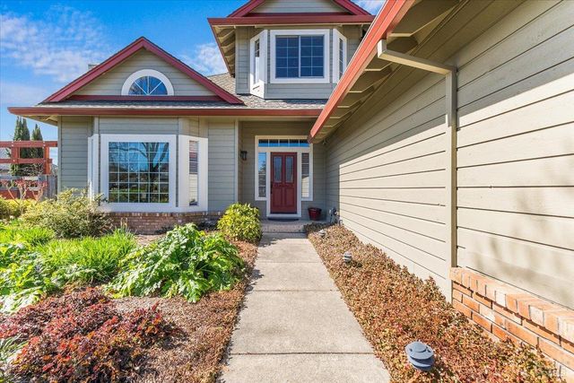 2573 Greenvale Ln, Santa Rosa, CA 95401
