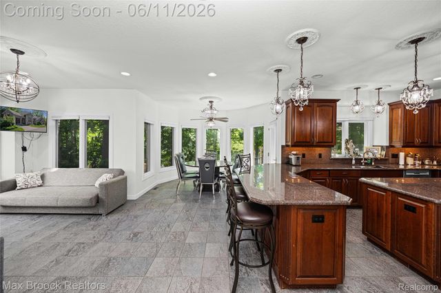 34825 Huntington Court, Farmington Hills, MI 48331
