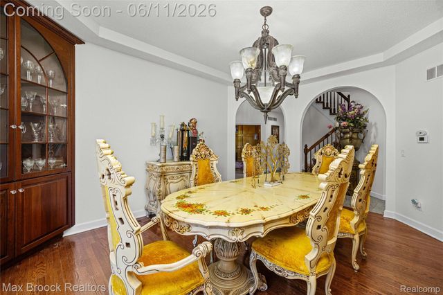34825 Huntington Court, Farmington Hills, MI 48331