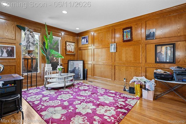 34825 Huntington Court, Farmington Hills, MI 48331