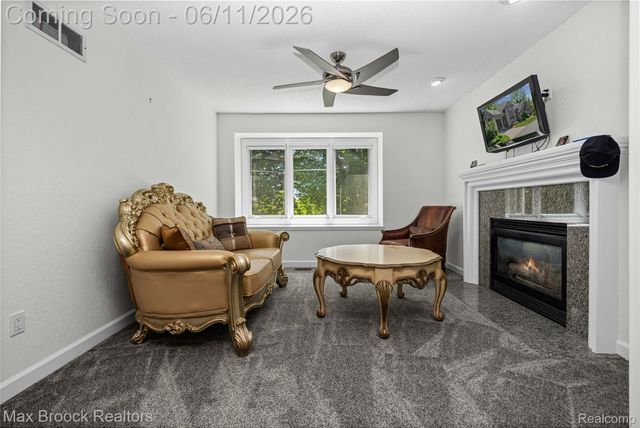 34825 Huntington Court, Farmington Hills, MI 48331