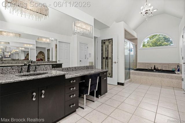 34825 Huntington Court, Farmington Hills, MI 48331