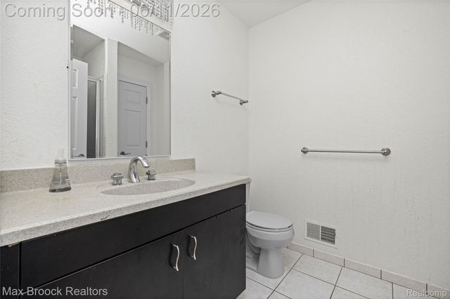 34825 Huntington Court, Farmington Hills, MI 48331