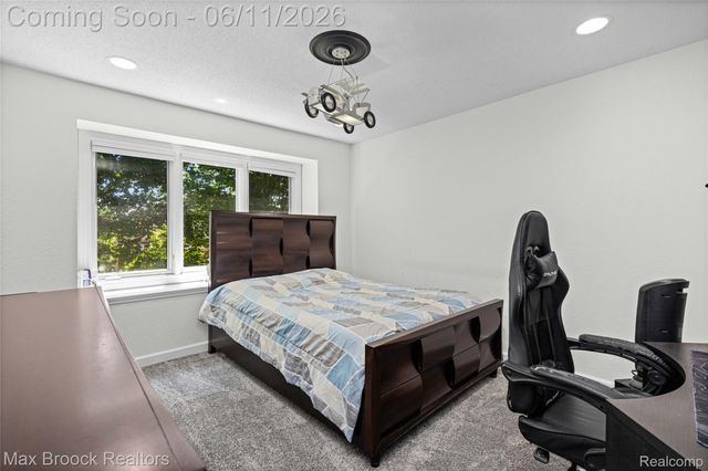 34825 Huntington Court, Farmington Hills, MI 48331