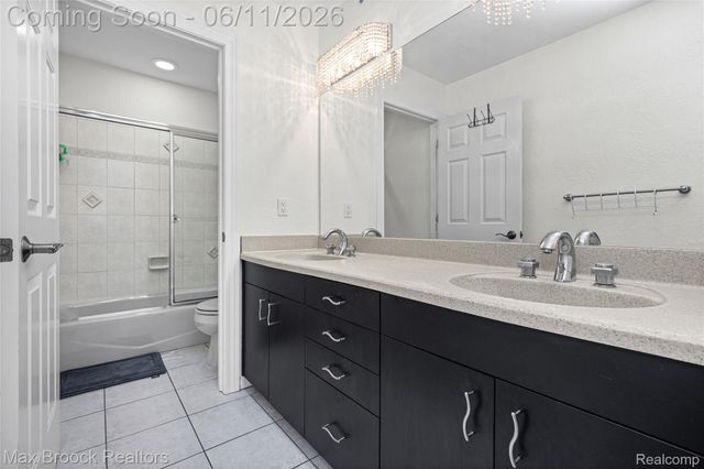 34825 Huntington Court, Farmington Hills, MI 48331