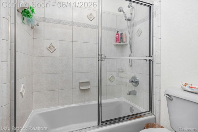 34825 Huntington Court, Farmington Hills, MI 48331