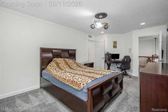 34825 Huntington Court, Farmington Hills, MI 48331
