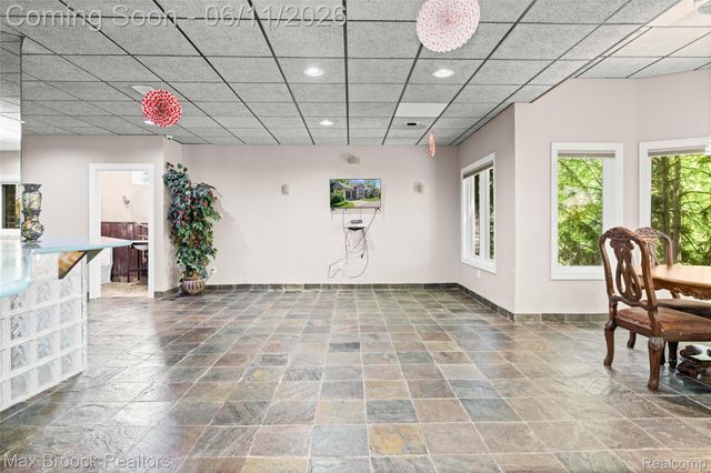 34825 Huntington Court, Farmington Hills, MI 48331