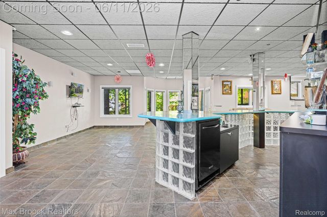 34825 Huntington Court, Farmington Hills, MI 48331