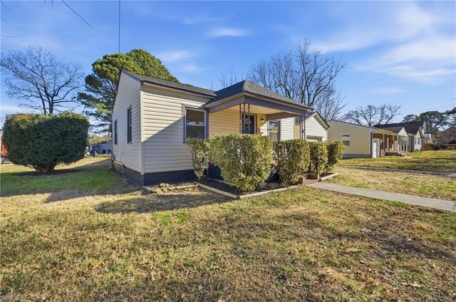 2 Sampson PL, Portsmouth, VA 23702