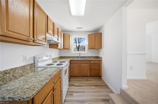 2 Sampson PL, Portsmouth, VA 23702