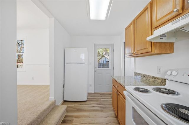 2 Sampson PL, Portsmouth, VA 23702