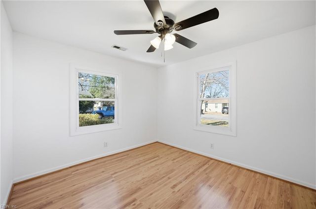 2 Sampson PL, Portsmouth, VA 23702