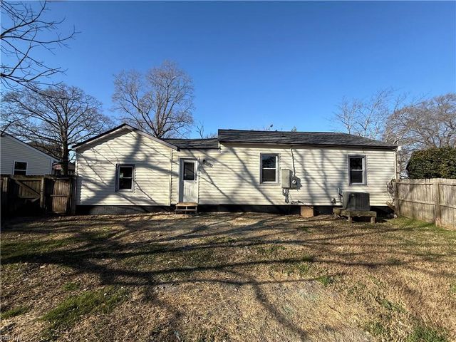 2 Sampson PL, Portsmouth, VA 23702