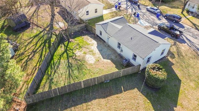 2 Sampson PL, Portsmouth, VA 23702