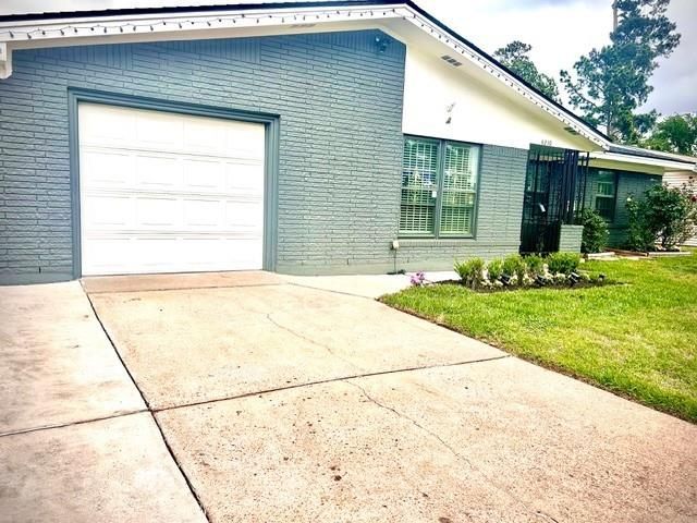 4210 Gardendale Drive, Houston, TX 77092