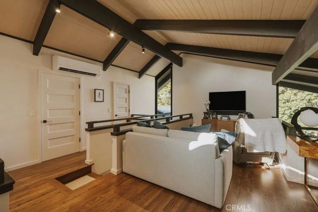 1534 Santiago, Newport Beach, CA 92660