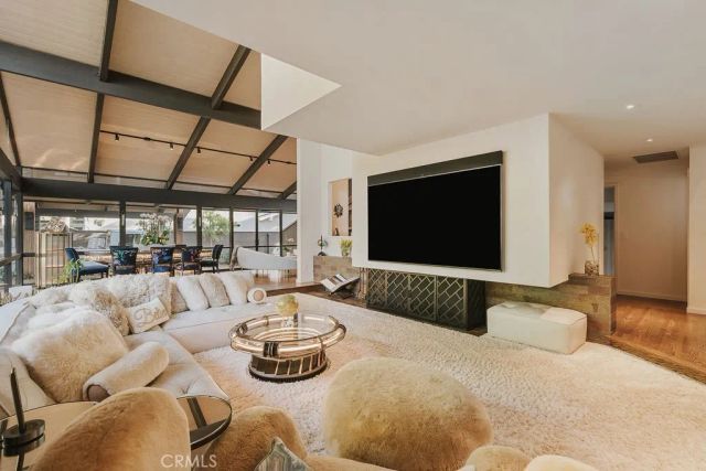 1534 Santiago, Newport Beach, CA 92660