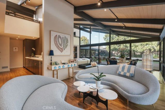 1534 Santiago, Newport Beach, CA 92660