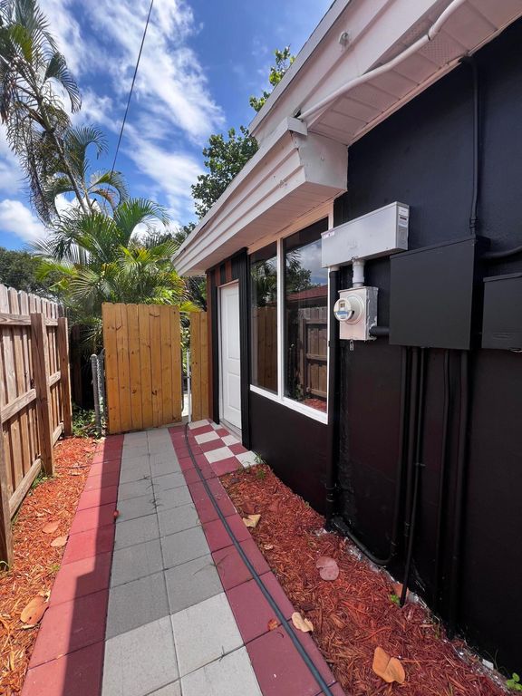 2815 Madison Street, Hollywood, FL 33020