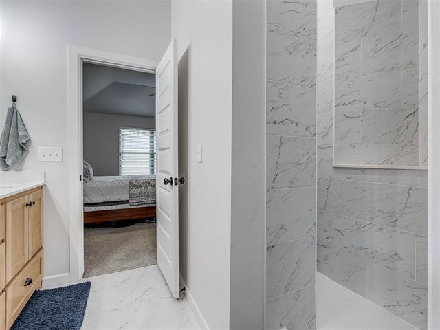 2424 Creekview Trail, Moore, OK 73160