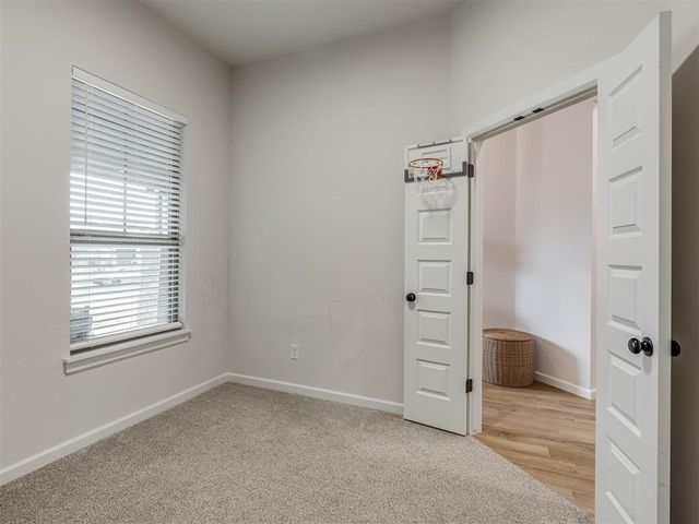 2424 Creekview Trail, Moore, OK 73160