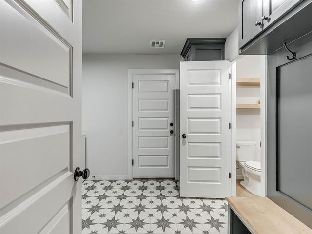 2424 Creekview Trail, Moore, OK 73160