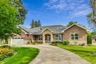 1106 W Wing Street, Arlington Heights, IL 60005