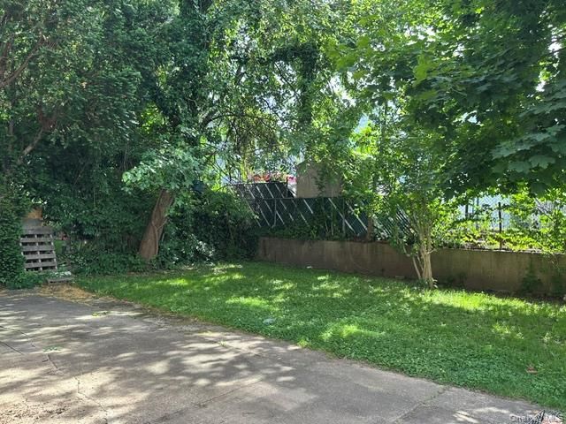 13 Juniper Road 2nd Fl, Port Washington, NY 11050