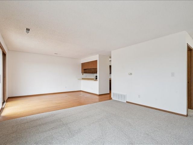 475 Westwinds Drive, Iowa City, IA 52246