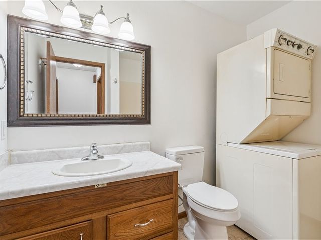 475 Westwinds Drive, Iowa City, IA 52246