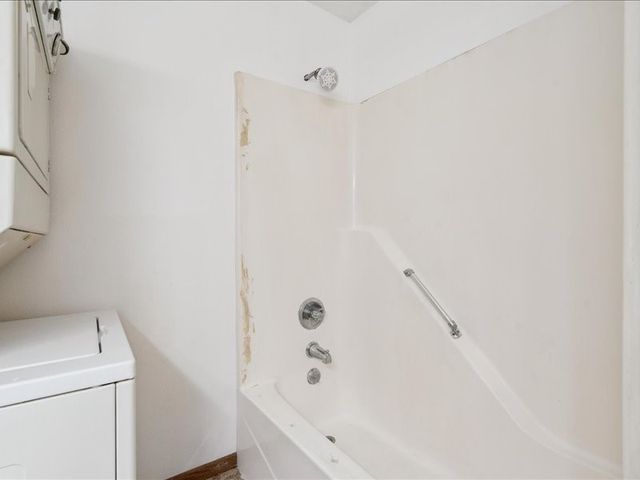 475 Westwinds Drive, Iowa City, IA 52246