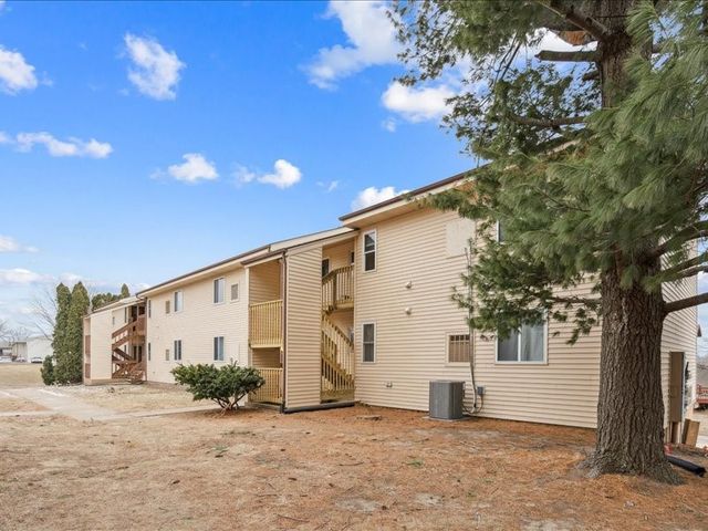 475 Westwinds Drive, Iowa City, IA 52246