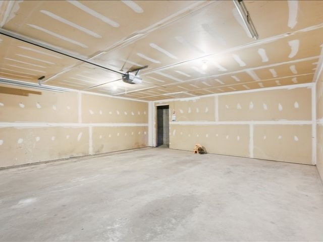 475 Westwinds Drive, Iowa City, IA 52246