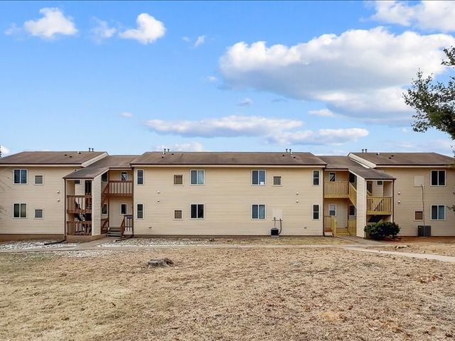 475 Westwinds Drive, Iowa City, IA 52246