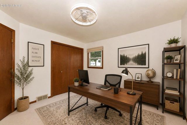 1818 Woodridge ROAD, West Bend, WI 53095