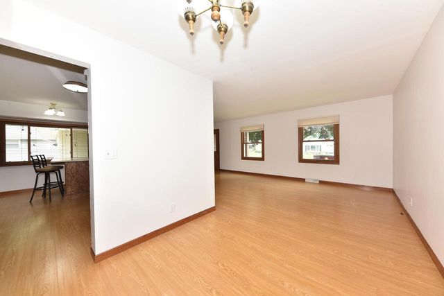 1818 Woodridge ROAD, West Bend, WI 53095