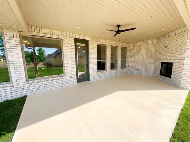 1351 Greyback Lane, Centerton, AR 72719