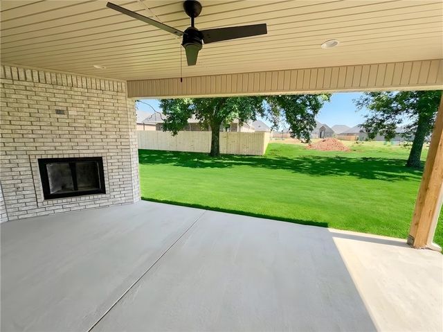 1351 Greyback Lane, Centerton, AR 72719