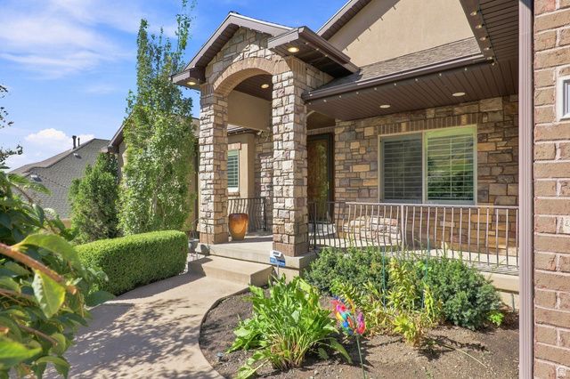1385 N COMPTON RD, Farmington, UT 84025