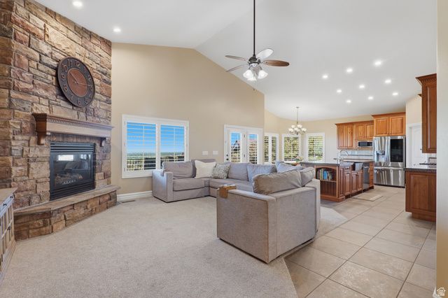 1385 N COMPTON RD, Farmington, UT 84025