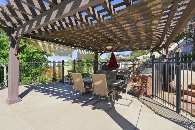 1385 N COMPTON RD, Farmington, UT 84025
