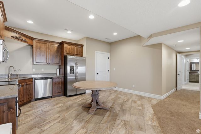 1385 N COMPTON RD, Farmington, UT 84025