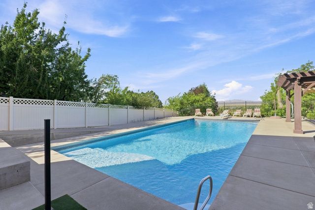 1385 N COMPTON RD, Farmington, UT 84025